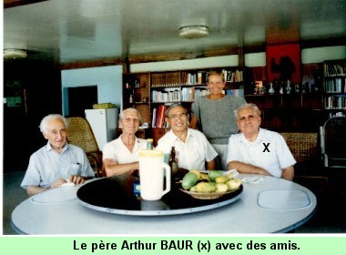 Arthur Baur avec des amis et sa nièce Christiane LEY